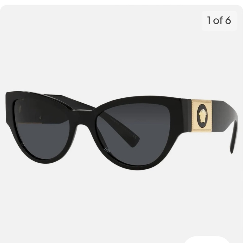 Versace cat eye sunglasses in very good shape.